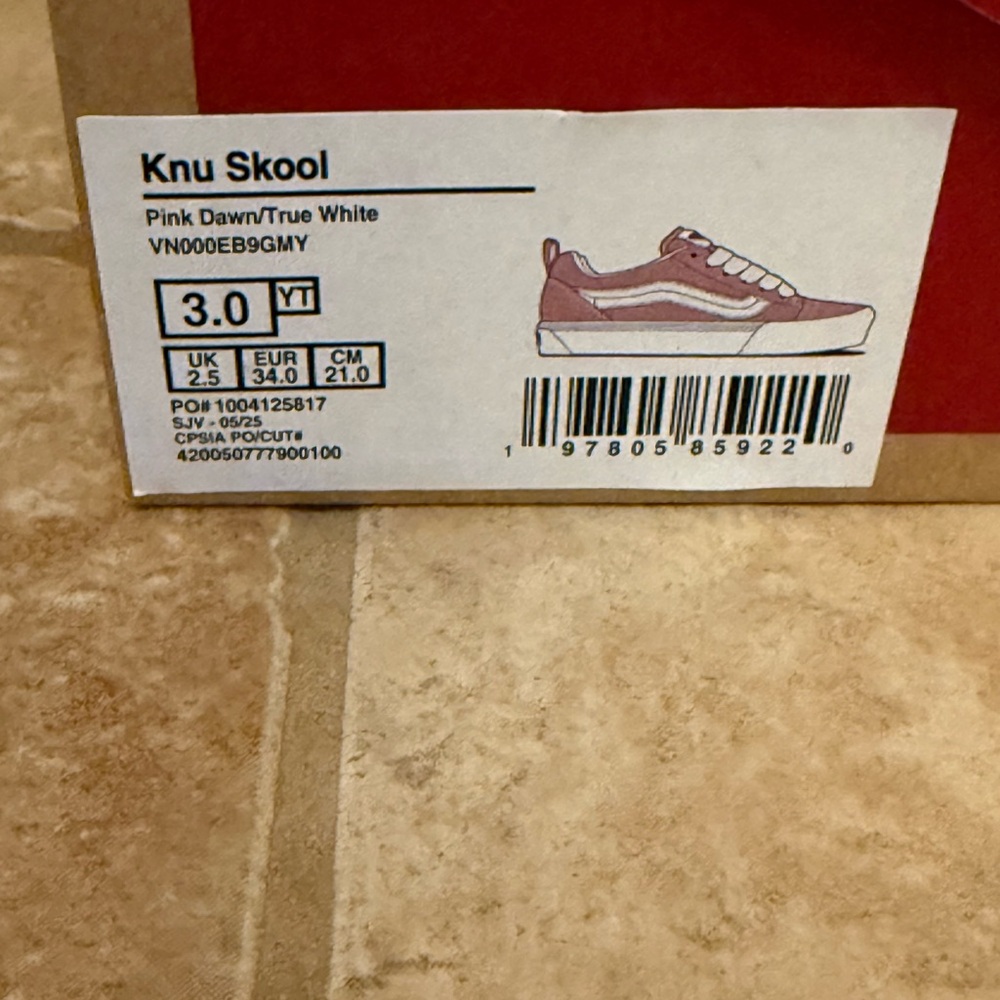 VANS girls Grade School Knu Skool Shoes - Picture 16 of 16
